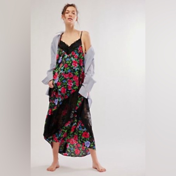 Free People Dresses & Skirts - Free People Black Floral Maxi Dress